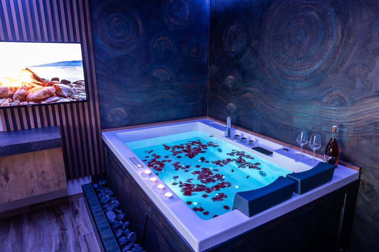 Villa Sunset Pool & Spa Apartments Zgornje Skofije Luaran gambar