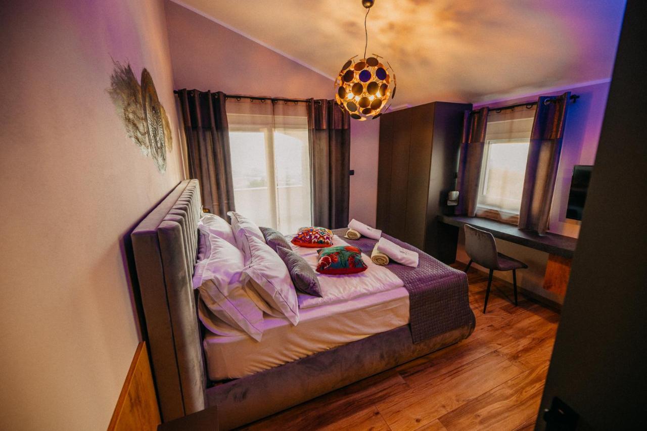 Villa Sunset Pool & Spa Apartments Zgornje Skofije Luaran gambar